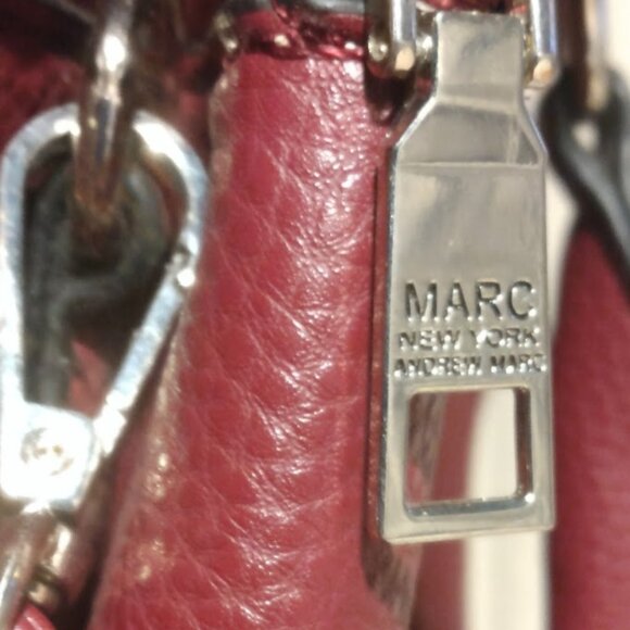 !!!SUPERB CONDITON!! Andrew Marc New York - Burgundy bag - Picture 7 of 8